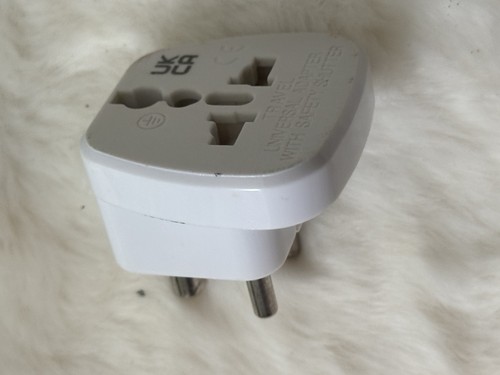 Universal travel adapter plug - universal,